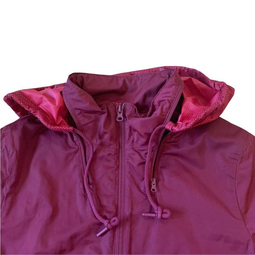Lacoste Lightweight Jacket - Picture 2 of 10